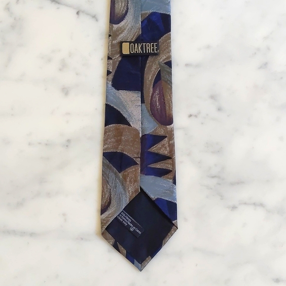 NWOT. Oaktree 100% Silk Tie with Multicolor Design Patterns. - Picture 4 of 5